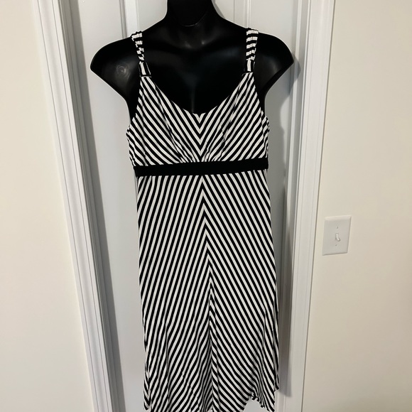 Cato XL Dress - Picture 2 of 9